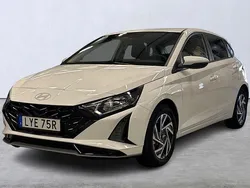 Vit Ny 2024 Hyundai i20 Essential Halvkombi | 229 900 kr (Bra pris)