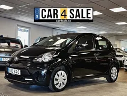 Svart Begagnad 2014 Toyota Aygo Halvkombi | 84 900 kr (Marknadspris)