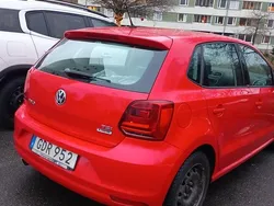 Röd Begagnad 2015 VW Polo Halvkombi | 70 000 kr (Bra pris)
