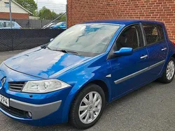 Mörkblå Begagnad 2006 Renault Mégane II Halvkombi | 39 900 kr