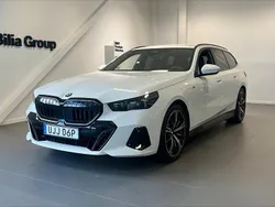 Vit Begagnad 2024 BMW 520 M Sport Kombi | 649 900 kr