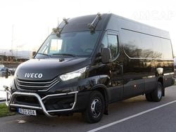 Svart Begagnad 2024 Iveco Daily Van | 699 500 kr