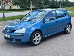 Blå Begagnad 2006 VW Golf V Trendline Halvkombi | 12 500 kr (Bra pris)