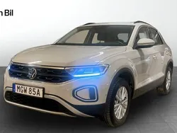 Grå Begagnad 2023 VW T-Roc SUV | 229 900 kr (Marknadspris)