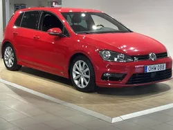Röd (tornado red) Begagnad 2017 VW Golf VII GT Kombi | 189 900 kr (Marknadspris)