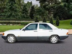 Vit Begagnad 1992 Mercedes 190 Sedan | 59 000 kr