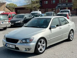 Silver Begagnad 2004 Lexus IS200 Sedan | 49 900 kr