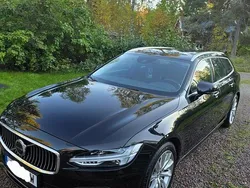 Svart Begagnad 2021 Volvo V90 Momentum Kombi | 289 000 kr (Marknadspris)
