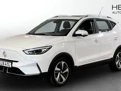 Vit (white) Begagnad 2022 MG ZS Luxury Sedan | 249 900 kr (Bra pris)
