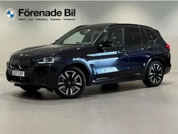 Svart Begagnad 2024 BMW iX3 Shadowline SUV | 599 000 kr (Superpris)