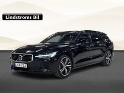 Svart Begagnad 2020 Volvo V60 R-Design Kombi | 294 900 kr (Marknadspris)