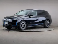 Svart (black sapphire (metallic)) Begagnad 2022 BMW iX SUV | 459 000 kr (Marknadspris)