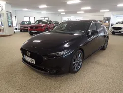 Svart Begagnad 2019 Mazda 3 Sky Halvkombi | 234 000 kr (Marknadspris)