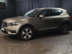 Grå Begagnad 2021 Volvo XC40 Inscription SUV | 349 900 kr (Marknadspris)