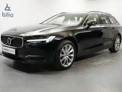 Svart Begagnad 2022 Volvo V90 Momentum Kombi | 339 900 kr (Marknadspris)