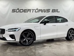 Vit Begagnad 2020 Volvo S60 R-Design Sedan | 379 900 kr (Marknadspris)