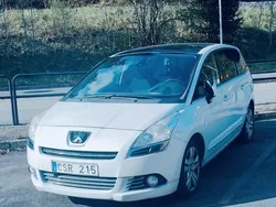 Vit Begagnad 2010 Peugeot 5008 Minibuss | 22 000 kr (Bra pris)