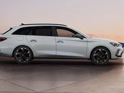 Vit (glacial white metallic) Ny 2025 Cupra Leon Kombi | 452 700 kr (Lite dyr)