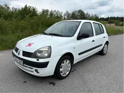 Vit Begagnad 2004 Renault Clio II Expression Halvkombi | 14 900 kr (Bra pris)