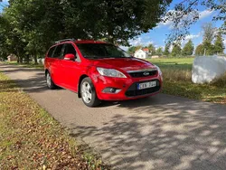 Röd Begagnad 2010 Ford Focus Platinum Kombi | 27 500 kr (Marknadspris)