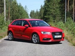 Röd Begagnad 2014 Audi A3 Sportback Ambition Halvkombi | 101 000 kr (Bra pris)