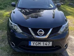 Svart Begagnad 2016 Nissan Qashqai SUV | 150 000 kr (Marknadspris)