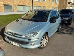 Grå Begagnad 2005 Peugeot 206 GTi Halvkombi | 15 000 kr (Marknadspris)