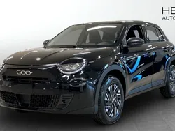 Svart (black) Ny 2025 Fiat 600 Lounge SUV | 305 800 kr (Marknadspris)