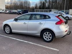 Begagnad 2015 Volvo V40 Momentum Halvkombi | 72 000 kr (Marknadspris)