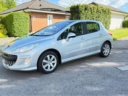 Grå Begagnad 2009 Peugeot 308 Halvkombi | 36 000 kr (Marknadspris)