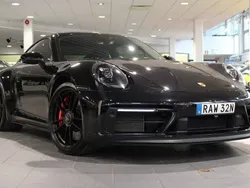 Svart Begagnad 2023 Porsche 911 Carrera 4 GTS Sportkupé | 1 825 000 kr (Marknadspris)