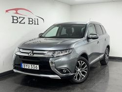 Grå Begagnad 2016 Mitsubishi Outlander SUV | 179 900 kr (Marknadspris)