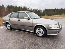 Grå Begagnad 2002 Saab 9-3 Halvkombi | 11 500 kr (Marknadspris)
