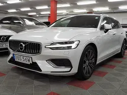 Vit Begagnad 2019 Volvo V60 Inscription Kombi | 239 500 kr (Marknadspris)