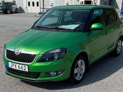 Grön Begagnad 2014 Skoda Fabia Ambiente Halvkombi | 64 900 kr (Lite dyr)