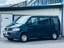 Mörkgrön (grön) Begagnad 2007 VW Shuttle Minibuss | 89 900 kr