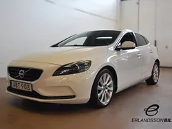 Vit Begagnad 2014 Volvo V40 Momentum Kombi | 149 900 kr (Marknadspris)
