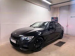 Svart Begagnad 2021 BMW 330e M Sport Sedan | 325 000 kr (Bra pris)