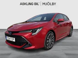 Röd Begagnad 2019 Toyota Corolla Style Halvkombi | 204 000 kr (Marknadspris)
