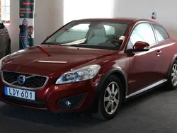 Röd Begagnad 2010 Volvo C30 Momentum Halvkombi | 69 900 kr (Marknadspris)