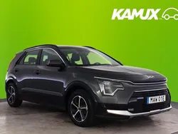 Grå Begagnad 2023 Kia Niro SUV | 298 700 kr (Marknadspris)