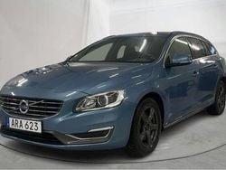 Blå Begagnad 2015 Volvo V60 Momentum Kombi | 169 900 kr (Marknadspris)