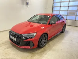 Röd Begagnad 2024 Audi RS3 Sport Halvkombi | 765 000 kr