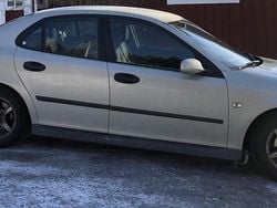 Grön Begagnad 2005 Saab 9-3 Linear Sedan | 20 000 kr (Marknadspris)