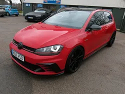 Flerfärgad Begagnad 2017 VW Golf VII GTI Clubsport Halvkombi | 259 900 kr (Marknadspris)