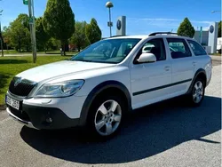 Vit Begagnad 2011 Skoda Octavia Scout Kombi | 77 900 kr (Lite dyr)