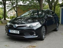 Svart Begagnad 2016 Toyota Auris Touring Sports Active Kombi | 120 000 kr (Marknadspris)