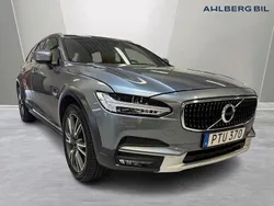 Grå Begagnad 2017 Volvo V90 CC Pro Kombi | 284 500 kr (Marknadspris)