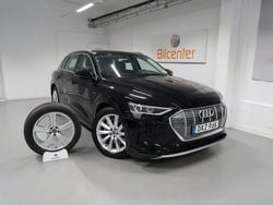 Svart Begagnad 2021 Audi e-tron SUV | 349 900 kr (Superpris)
