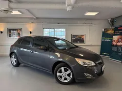 Grå Begagnad 2010 Opel Astra Enjoy Halvkombi | 59 900 kr (Lite dyr)